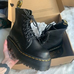 Dr martens Jadon pisa leather platform boots size 6 (new in box)